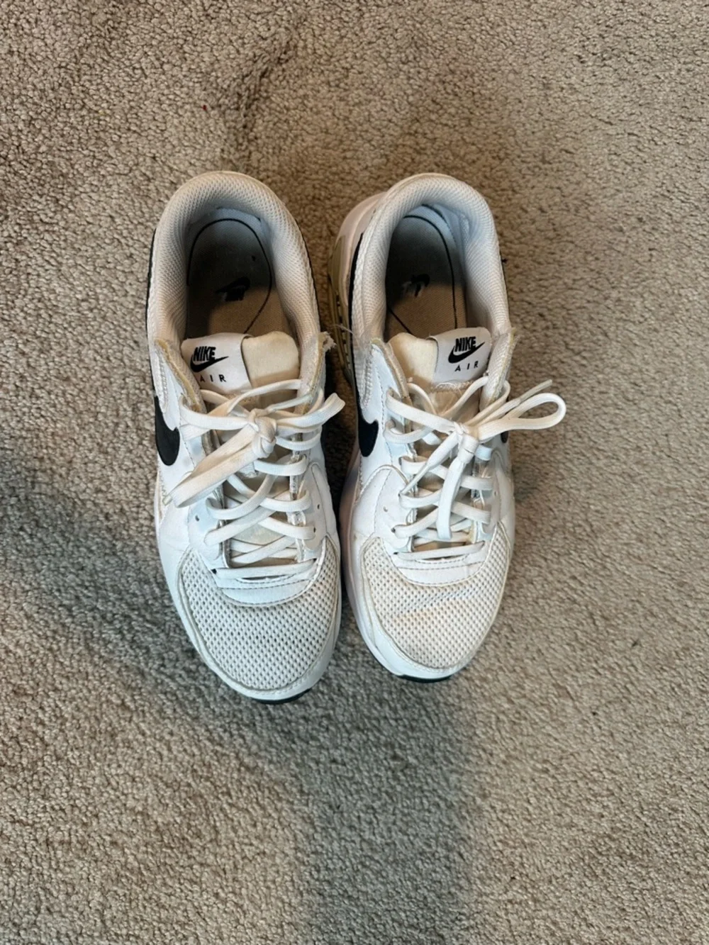 Nike White and Black Air Max Trainers - Picture 4 of 6